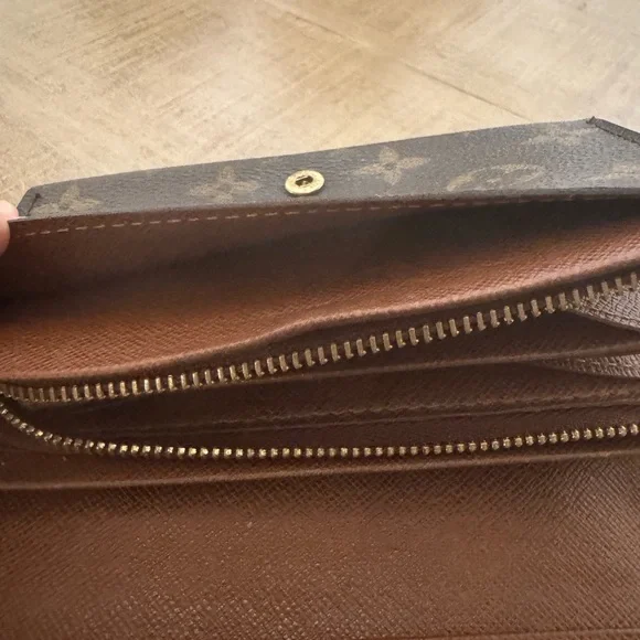 Louis Vuitton
Monogram Canvas
Porte Monnaie Billets Tresor Wallet EUC Vintage - Picture 8 of 10